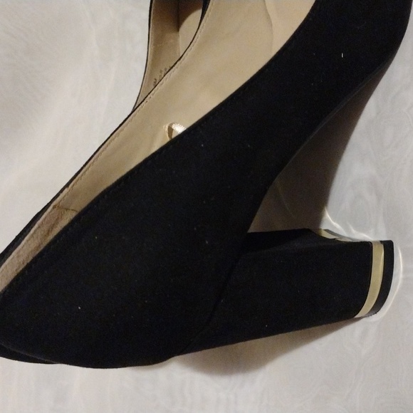 Marc Fisher black suede block heels - Picture 5 of 10